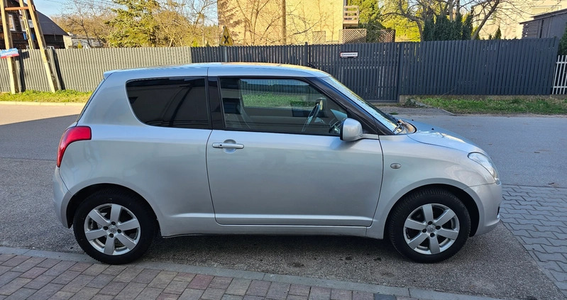 Suzuki Swift cena 13900 przebieg: 119000, rok produkcji 2010 z Sokołów Małopolski małe 529